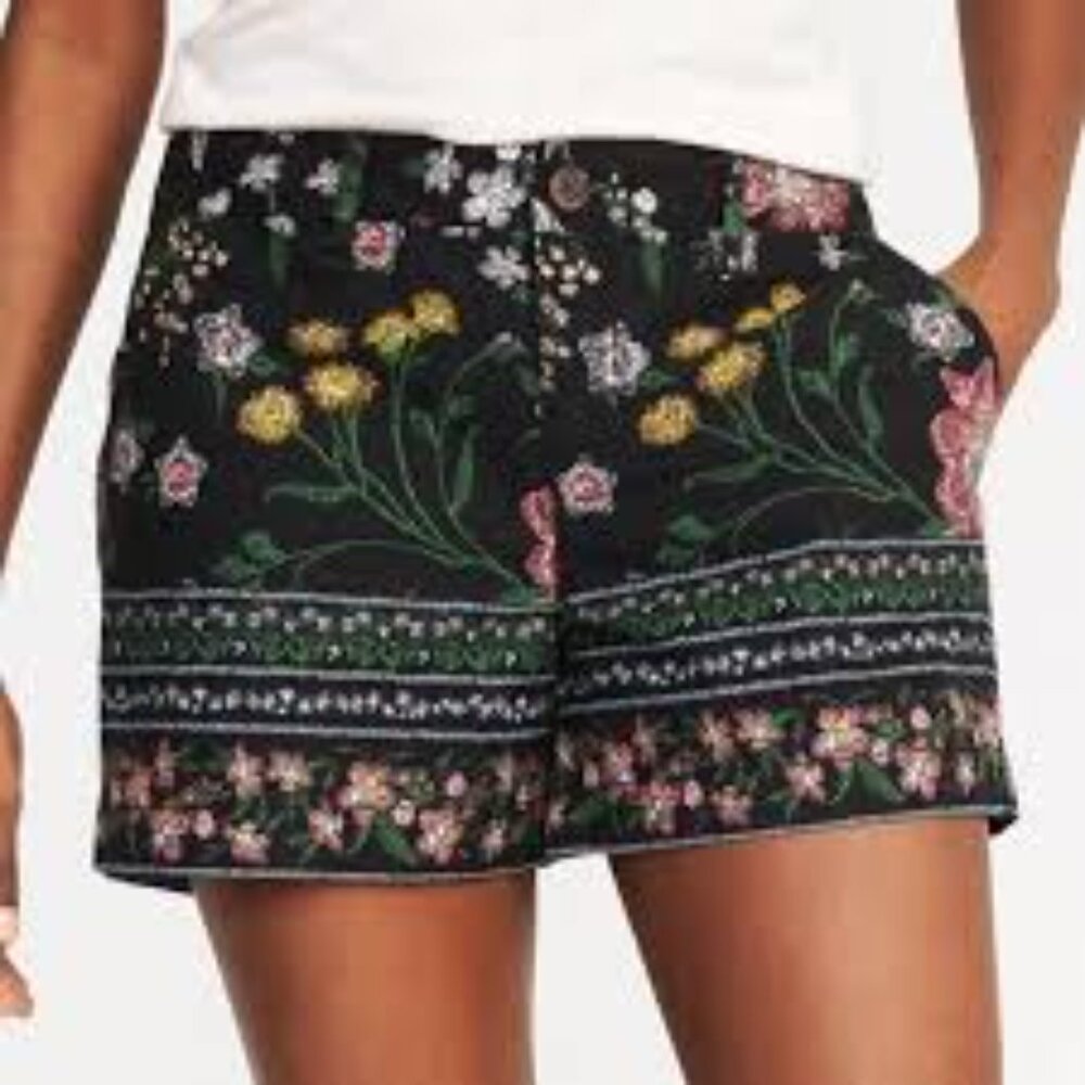 Old Navy Women's Mid-Rise Black Floral Everyday Shorts